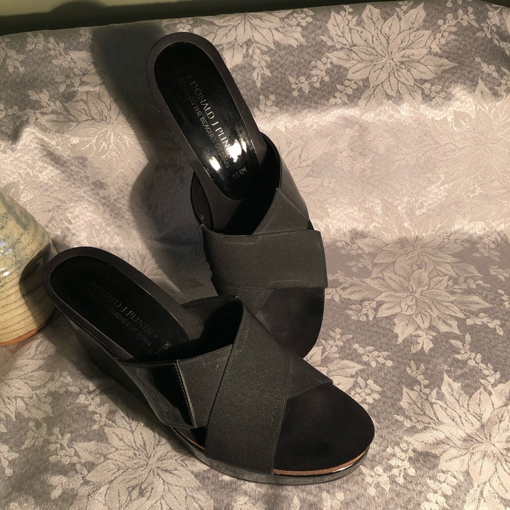 Donald Pliner Sandals